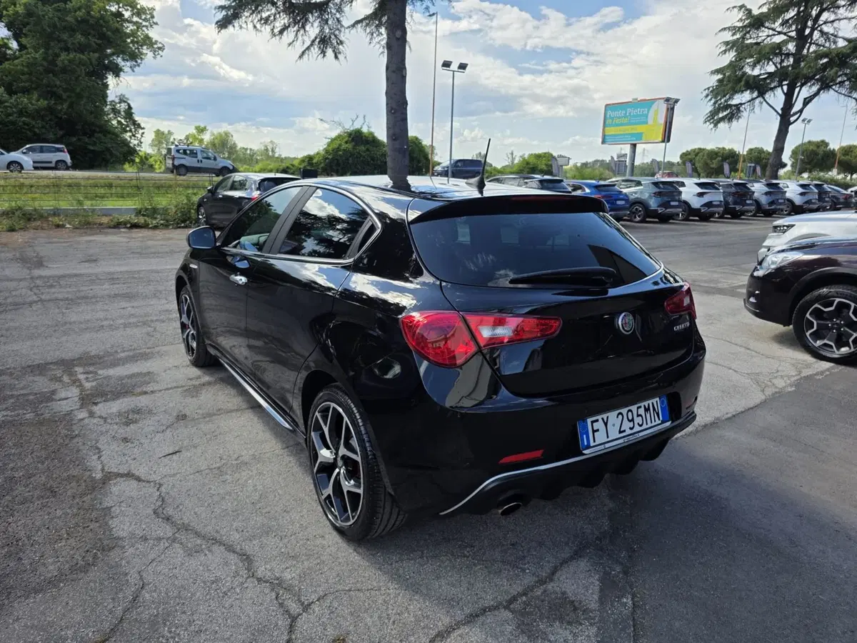 Alfa Romeo Giulietta usata a Rimini (6)