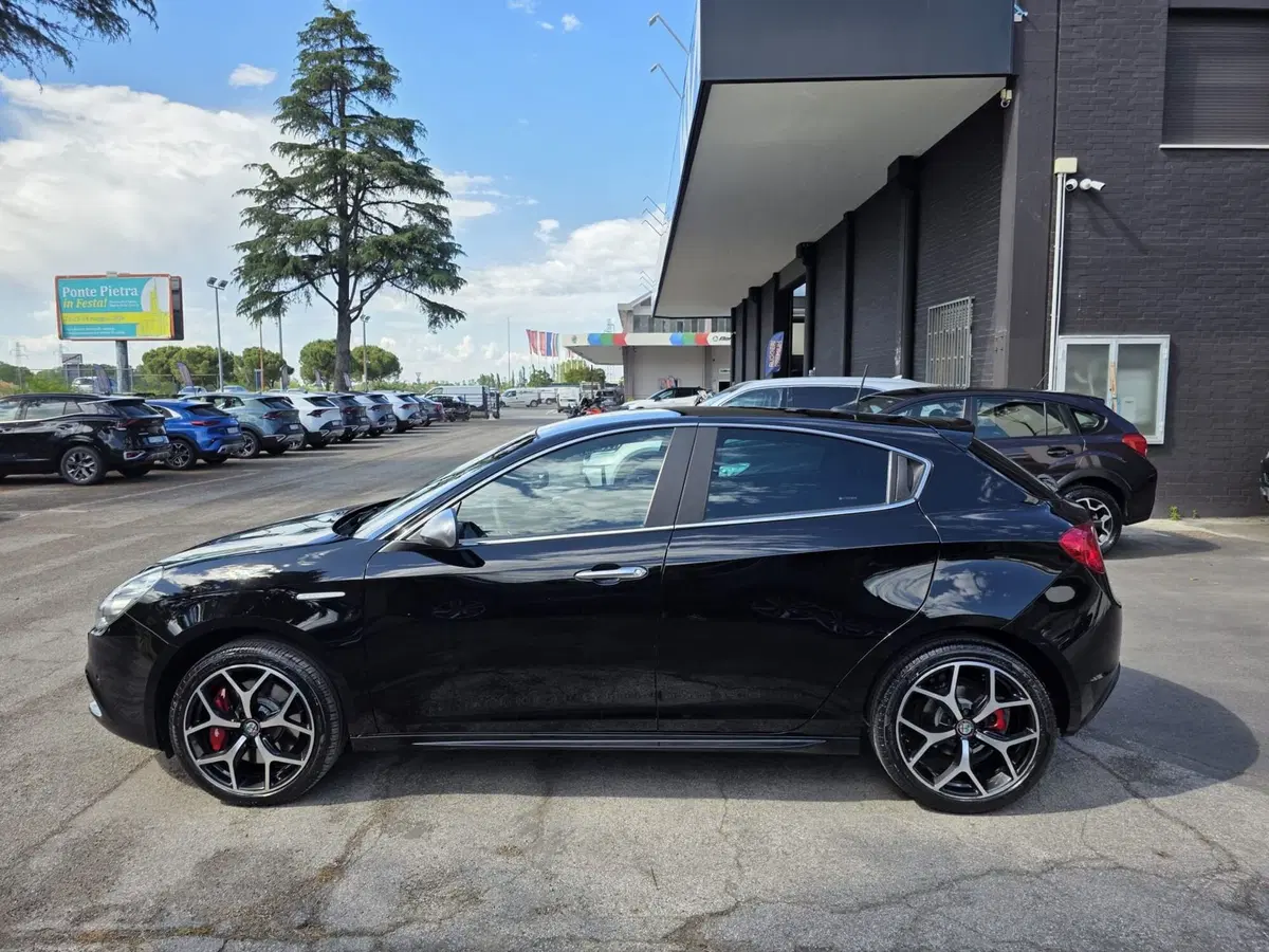 Alfa Romeo Giulietta usata a Rimini (7)