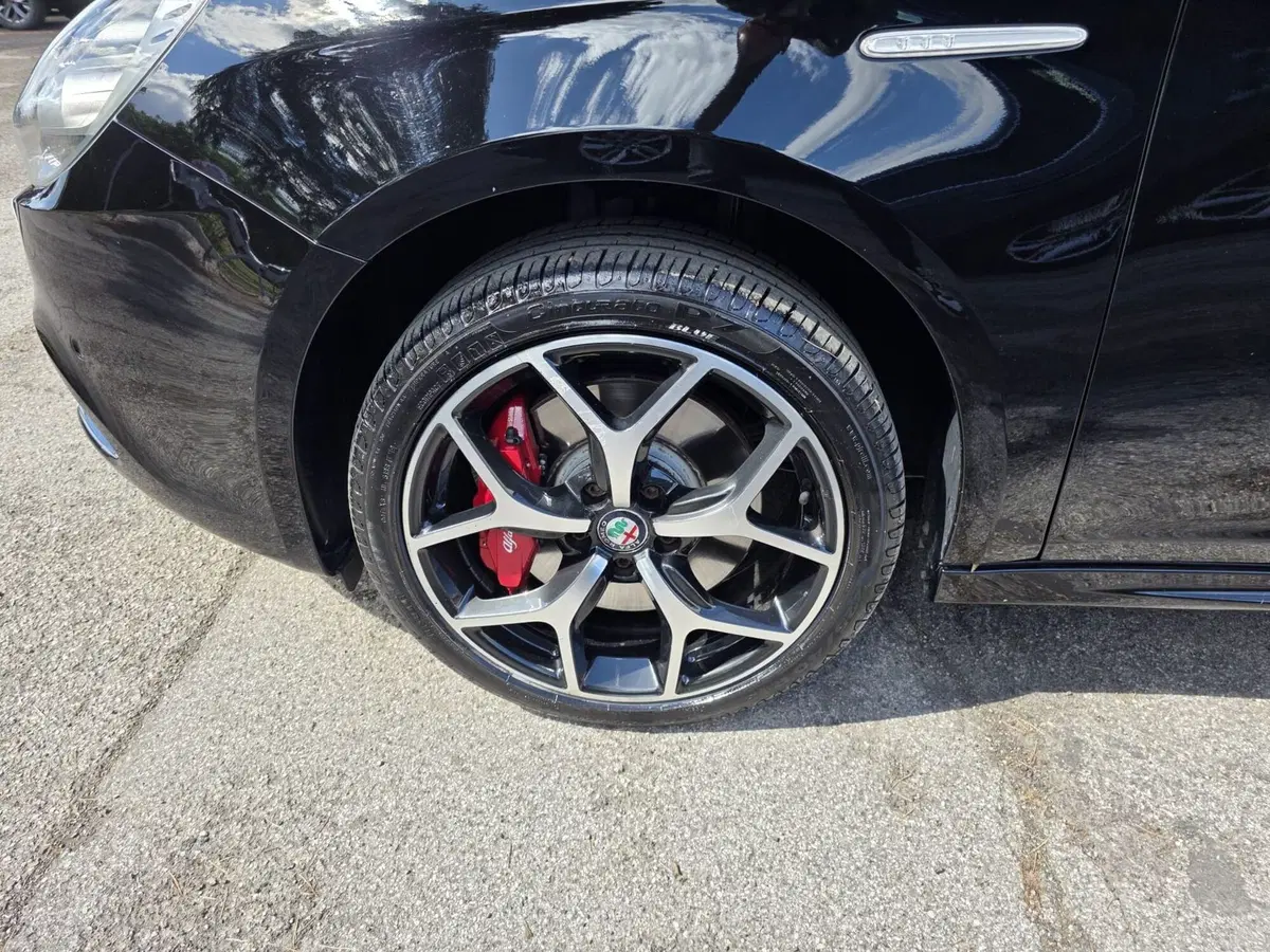 Alfa Romeo Giulietta usata a Rimini (9)