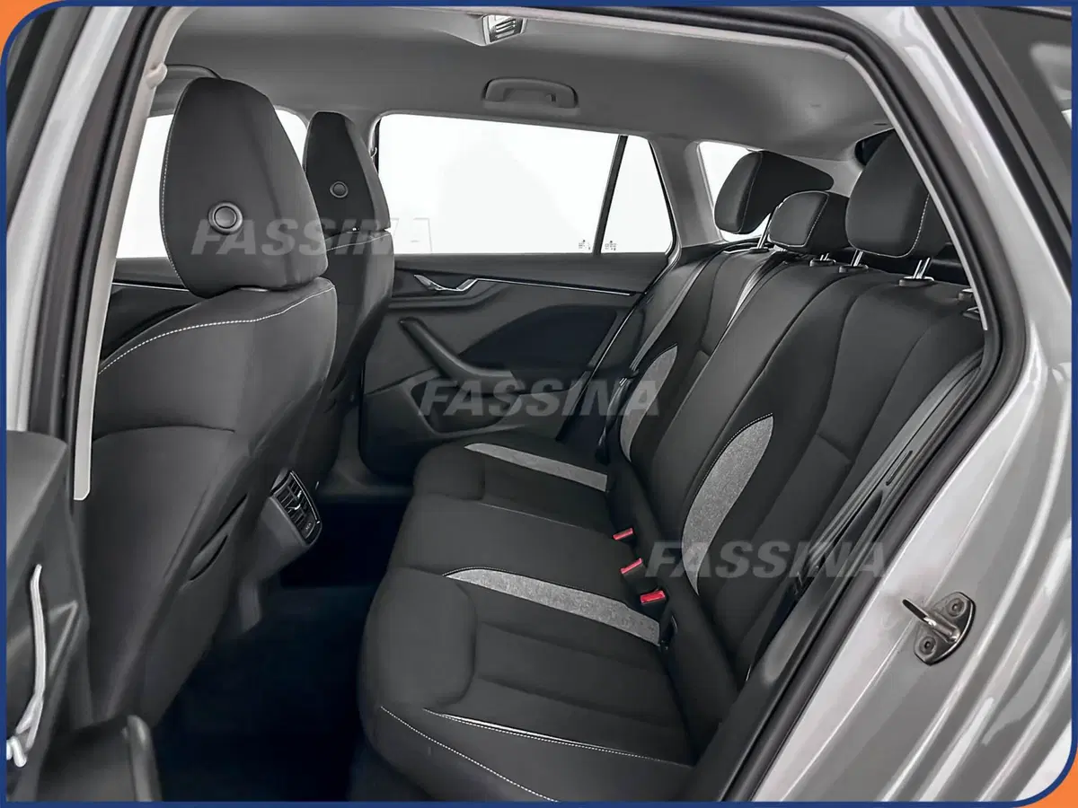 Skoda Kamiq usata a Milano (11)