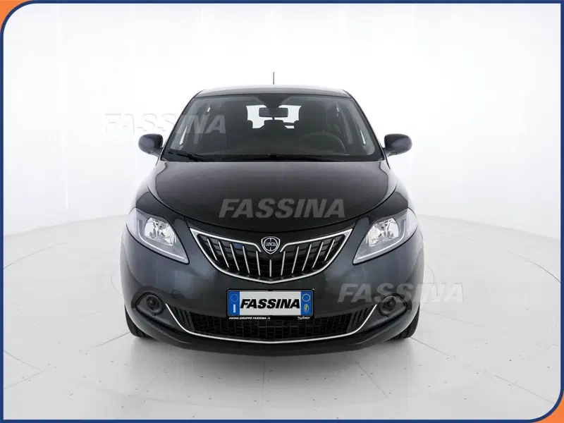 Lancia Ypsilon usata a Milano (2)