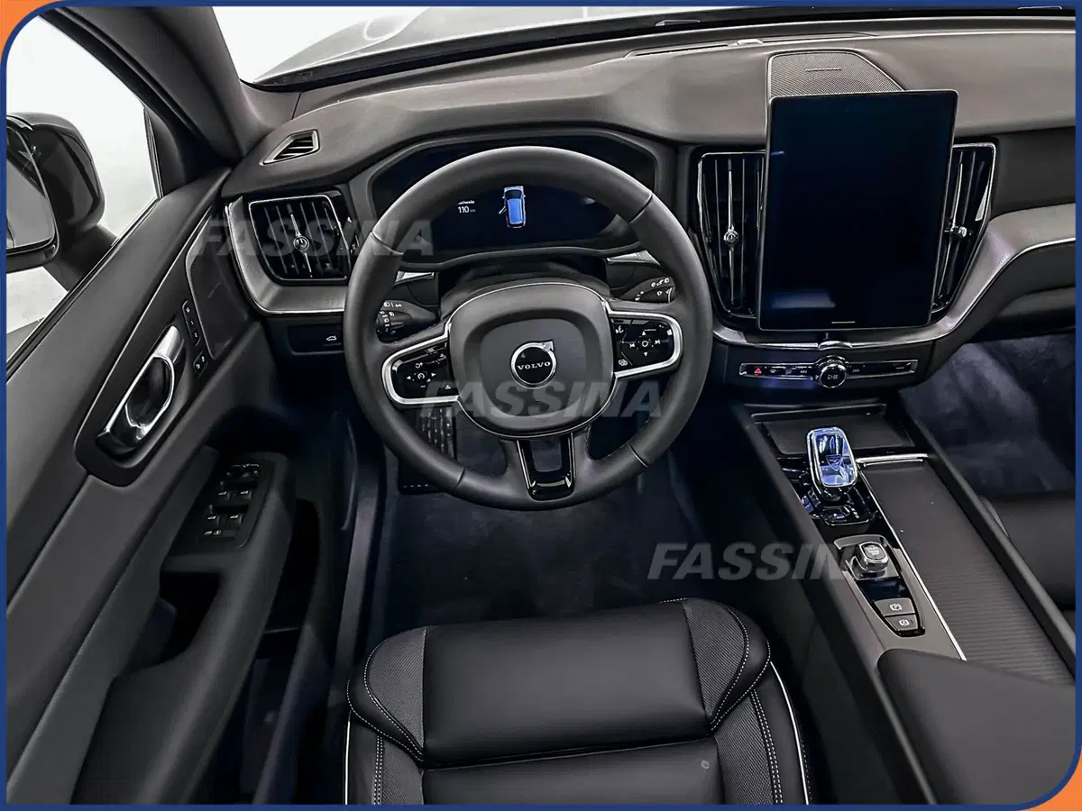 Volvo XC60 nuova a Milano (11)
