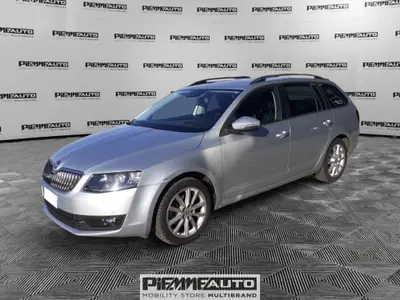 Skoda Octavia Station Wagon 2.0 TDI CR DSG Wagon Style del 2016 usata a Piacenza