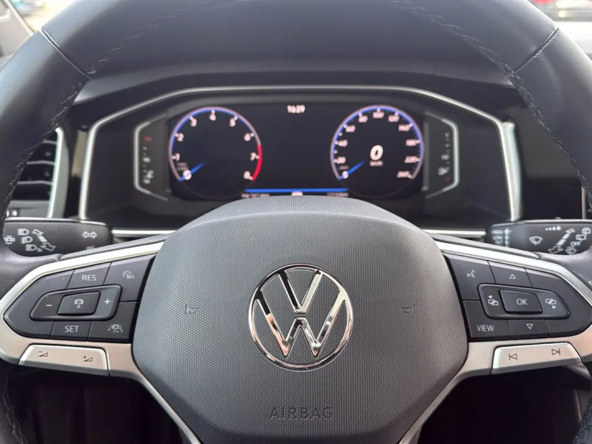Volkswagen Taigo usata a Terni (17)