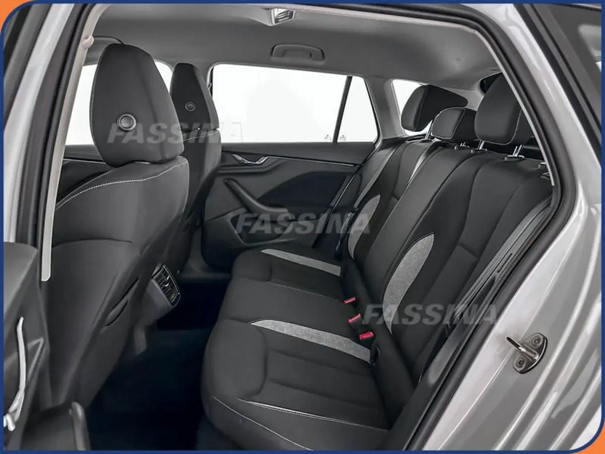 Skoda Kamiq usata a Milano (11)