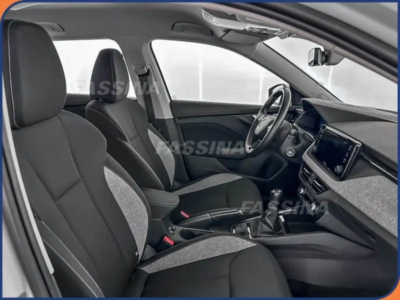 Skoda Kamiq usata a Milano (14)
