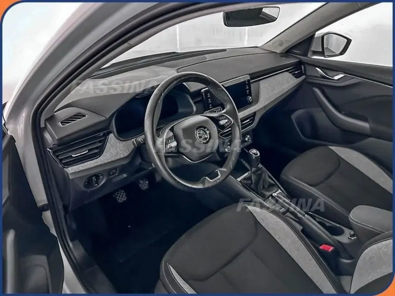 Skoda Kamiq usata a Milano (9)