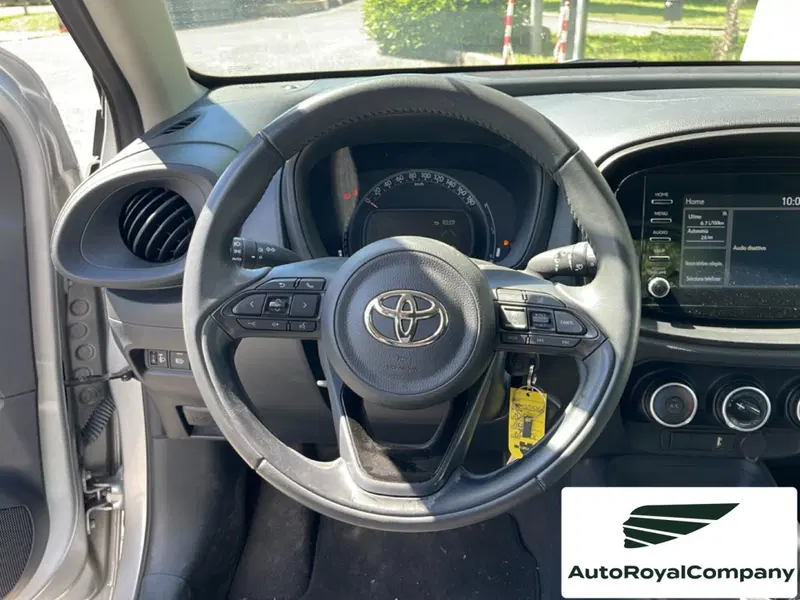 Toyota Aygo X usata a Roma (11)