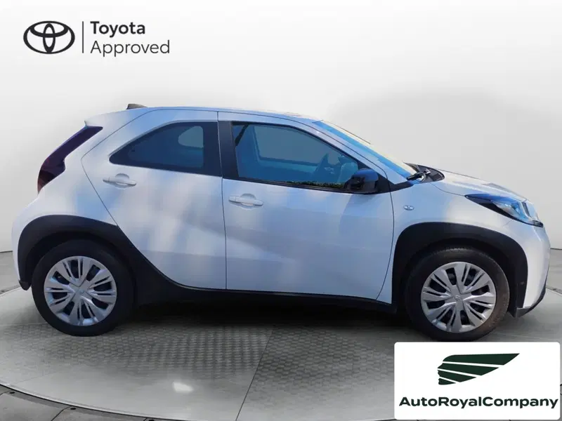 Toyota Aygo X usata a Roma (11)