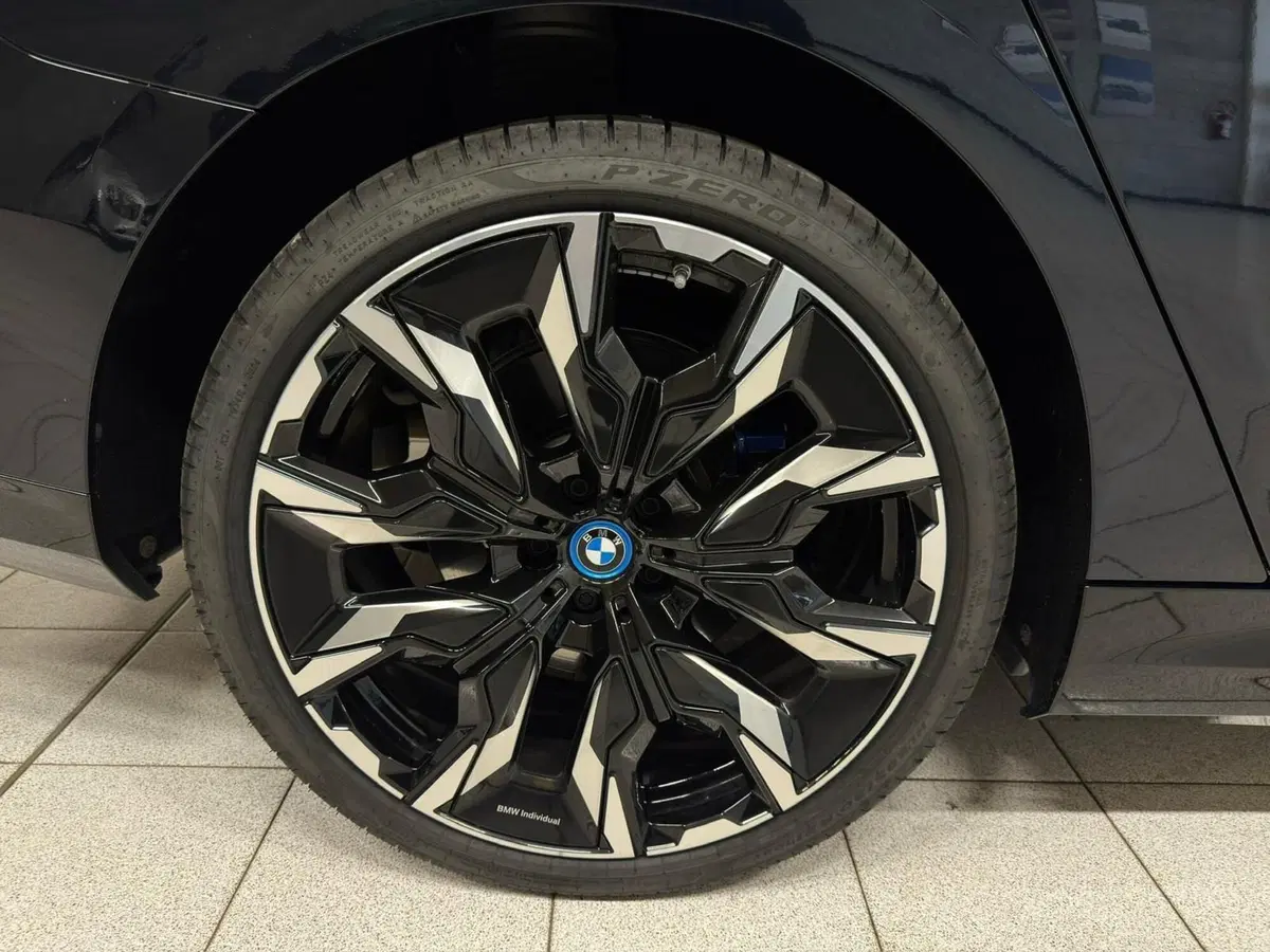 BMW Serie 5 usata a Novara (9)