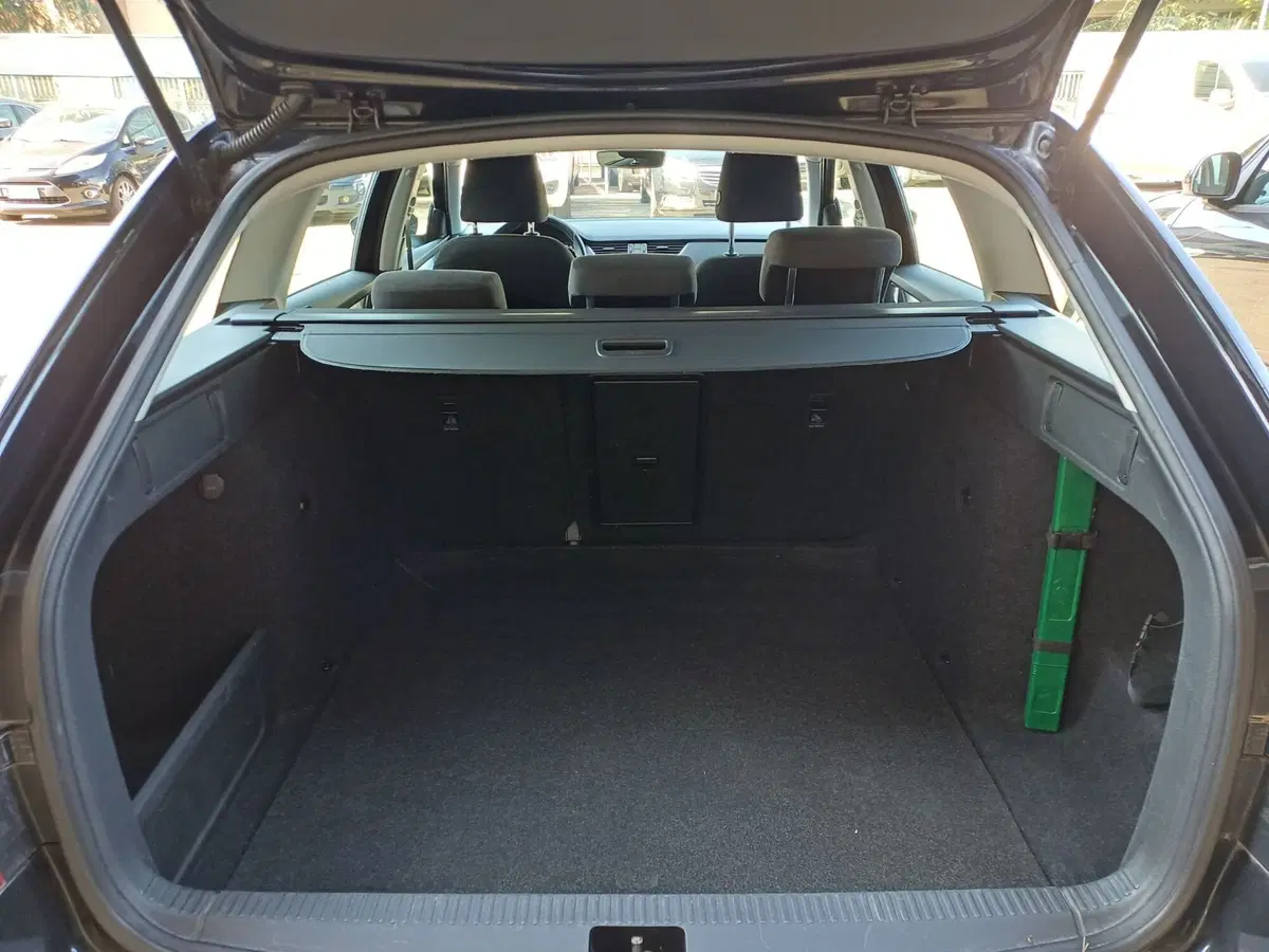 Skoda Octavia Station Wagon usata a Modena (9)