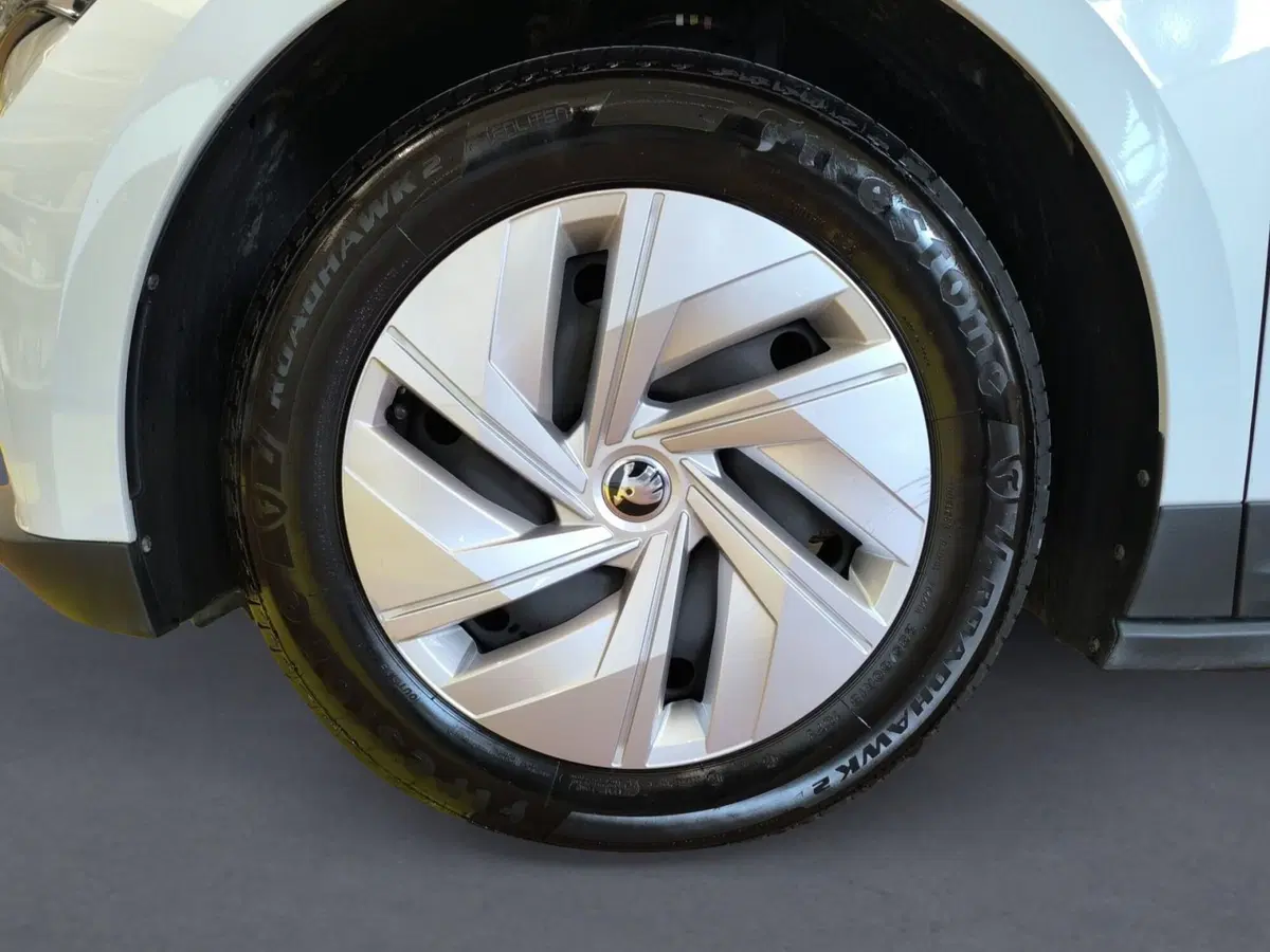 Skoda Enyaq usata a Udine (7)