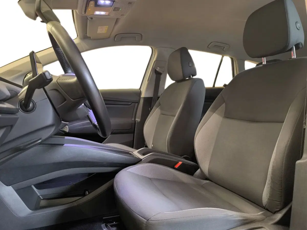 Skoda Enyaq usata a Udine (8)