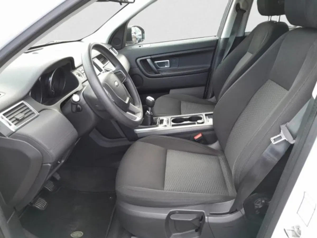 Land Rover Discovery Sport usata a Livorno (10)