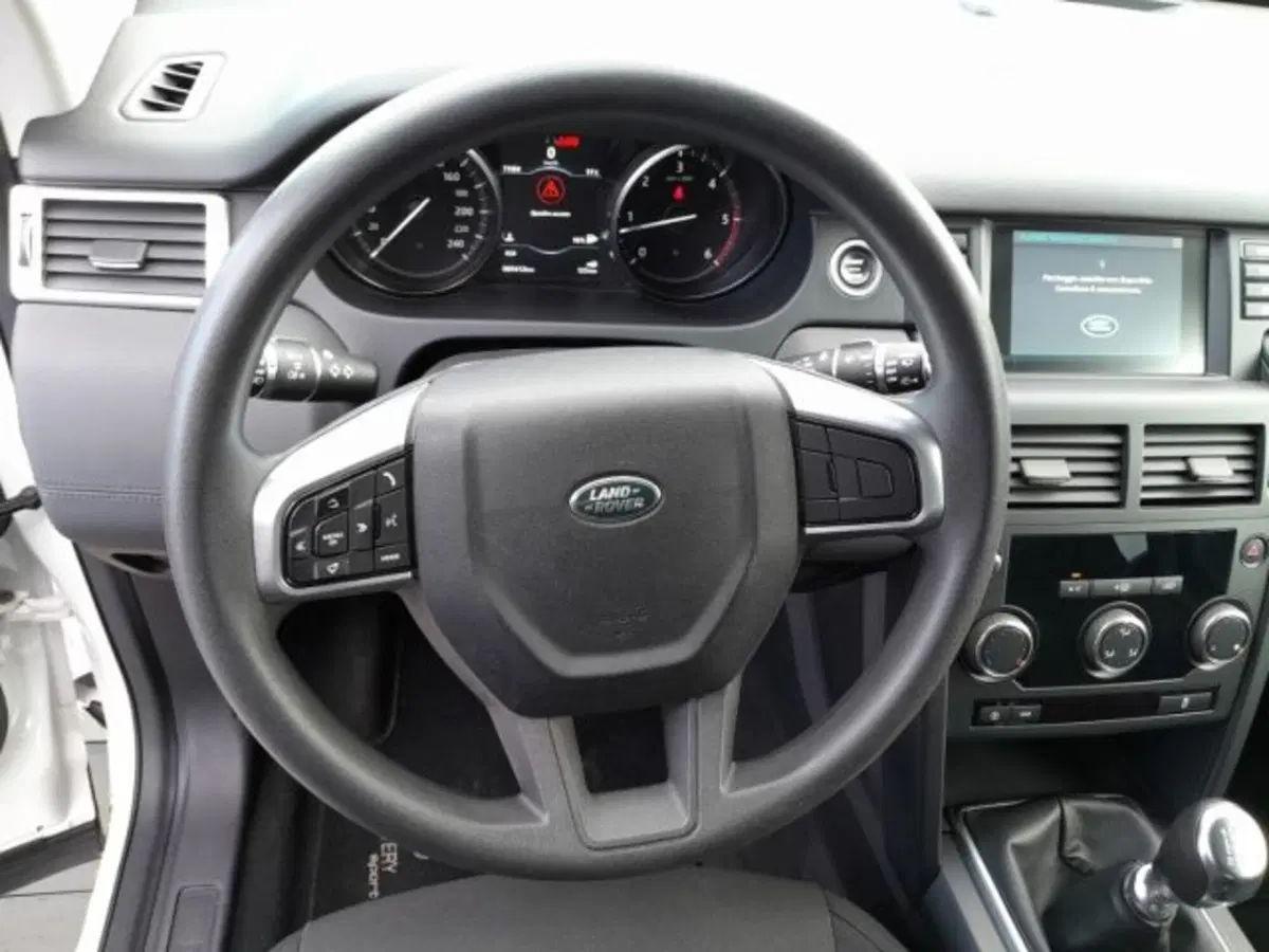 Land Rover Discovery Sport usata a Livorno (13)