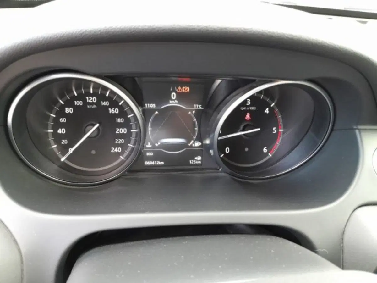 Land Rover Discovery Sport usata a Livorno (17)