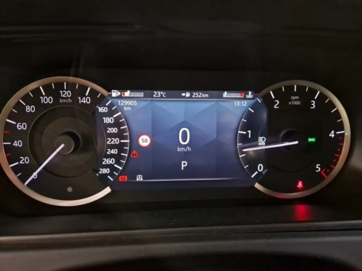 Land Rover Range Rover Velar usata a Livorno (12)