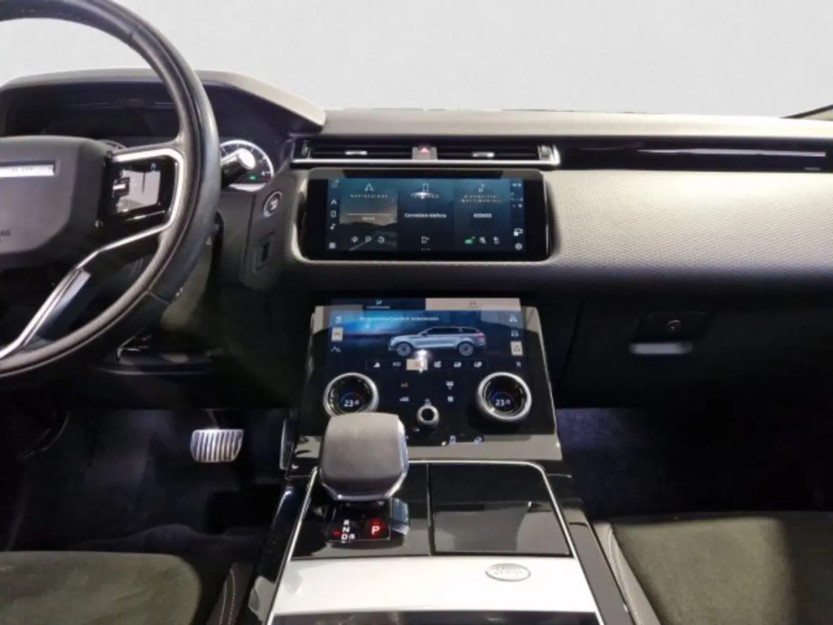 Land Rover Range Rover Velar usata a Livorno (16)