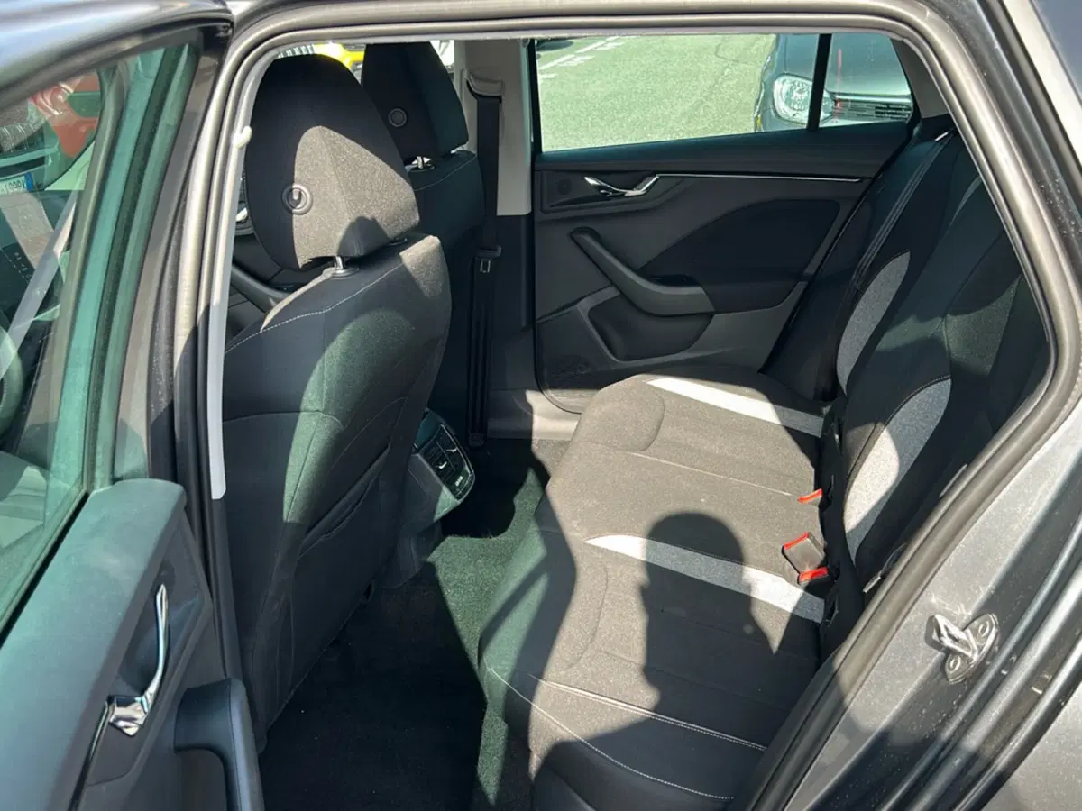 Skoda Kamiq usata a Roma (12)