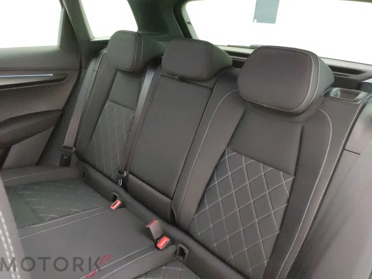 Skoda Karoq nuova a Varese (10)
