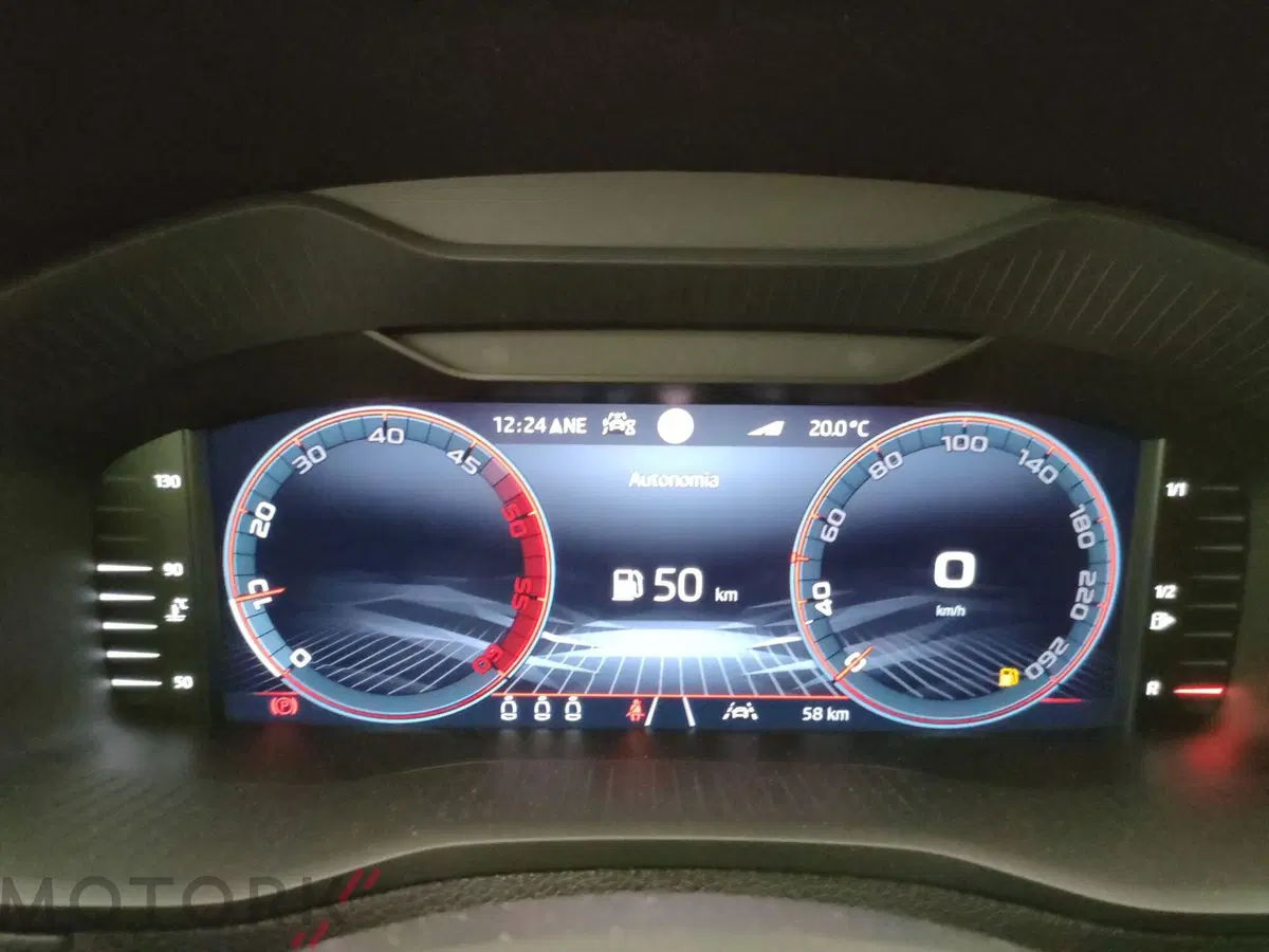 Skoda Karoq nuova a Varese (13)