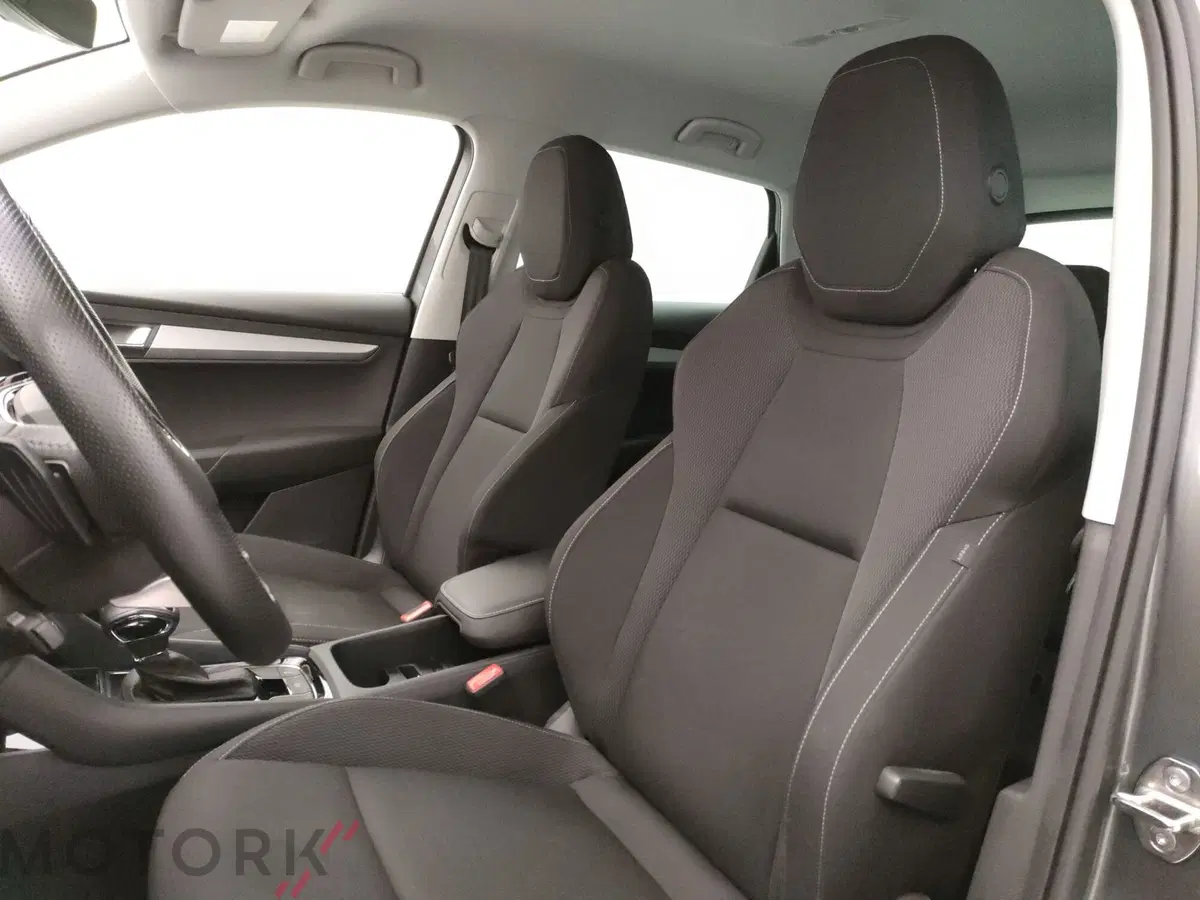 Skoda Karoq usata a Varese (11)