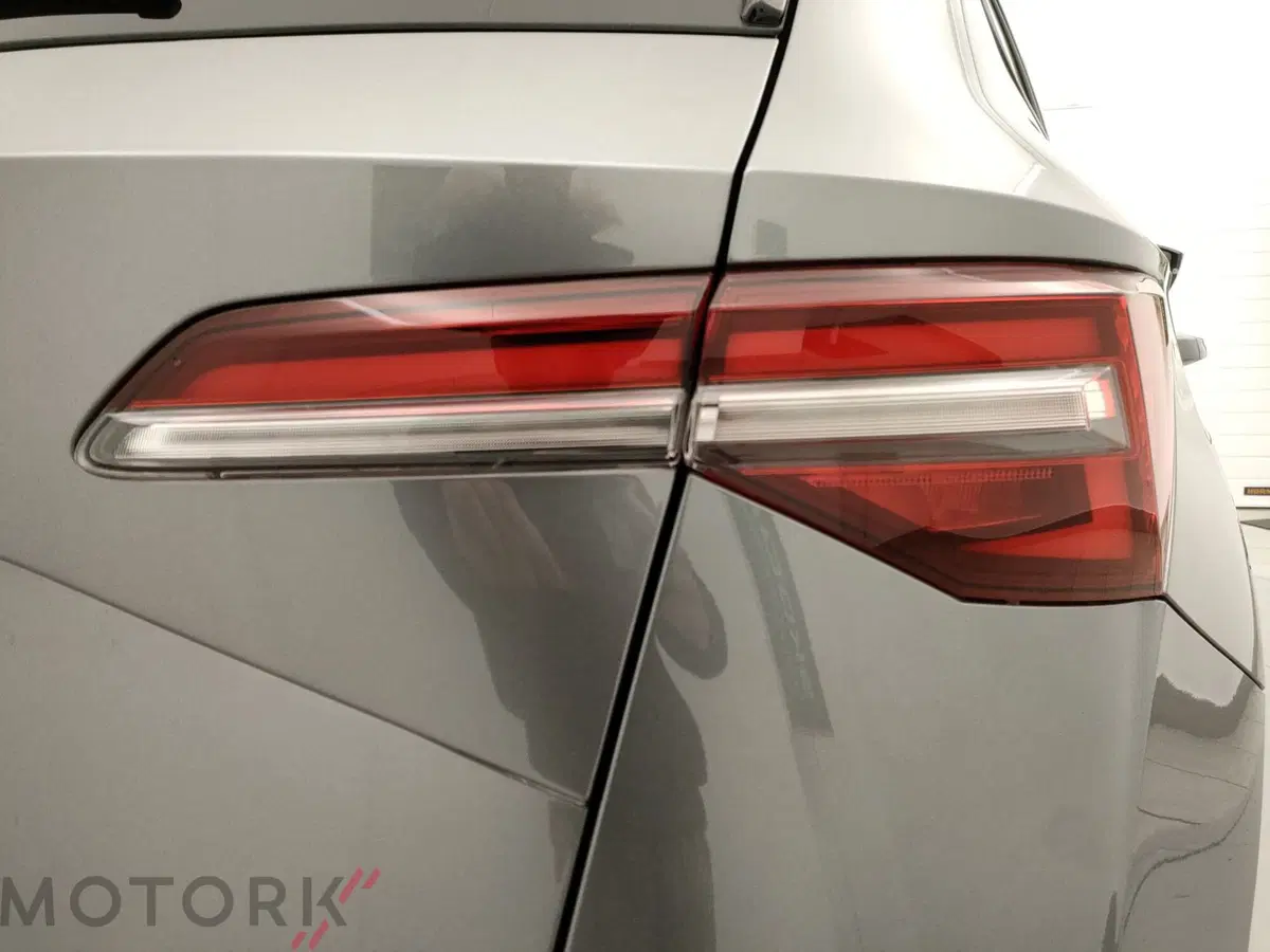 Skoda Karoq usata a Varese (8)