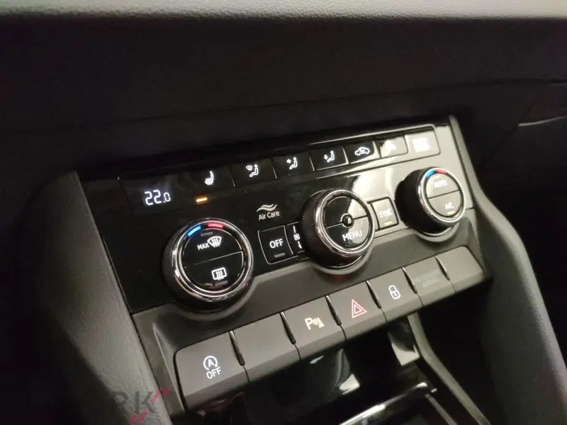Skoda Karoq usata a Varese (15)