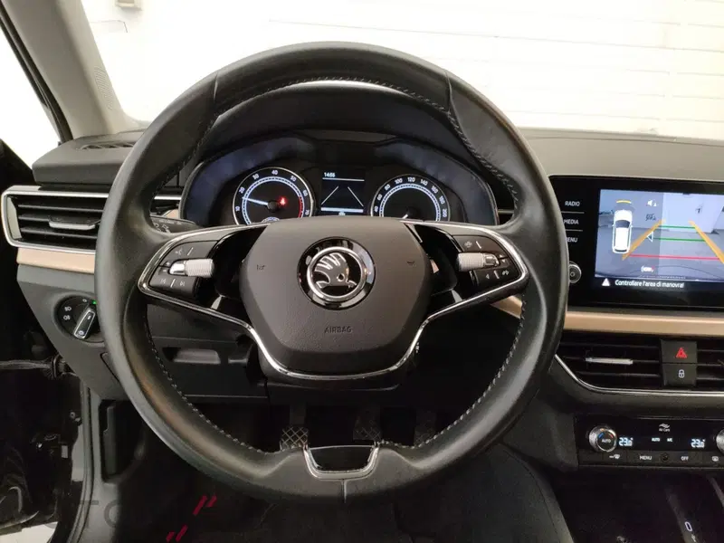 Skoda Kamiq usata a Varese (16)