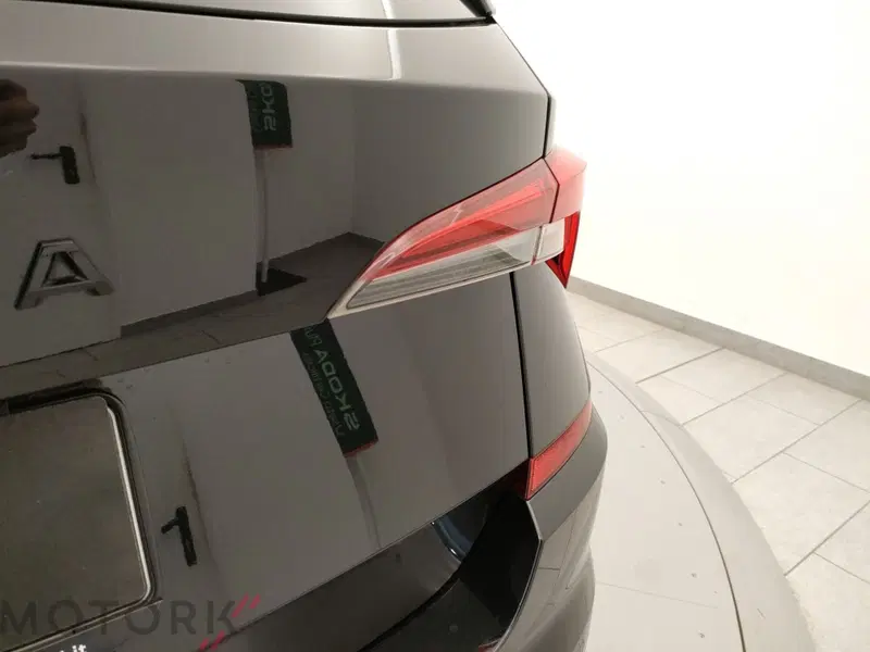 Skoda Kamiq usata a Varese (8)