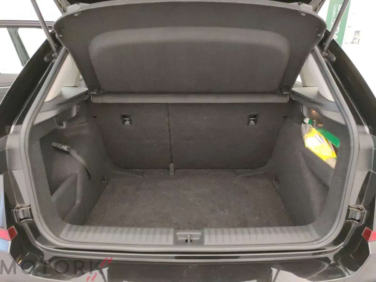 Skoda Kamiq usata a Varese (9)
