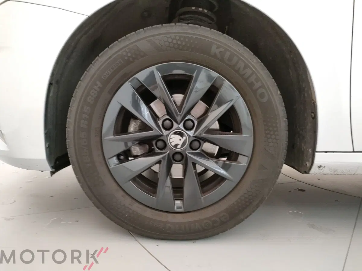 Skoda Fabia usata a Varese (6)