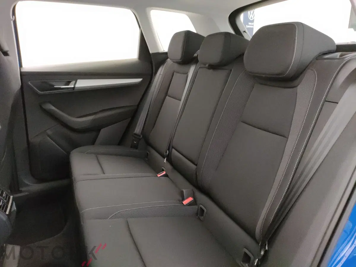 Skoda Karoq nuova a Varese (10)