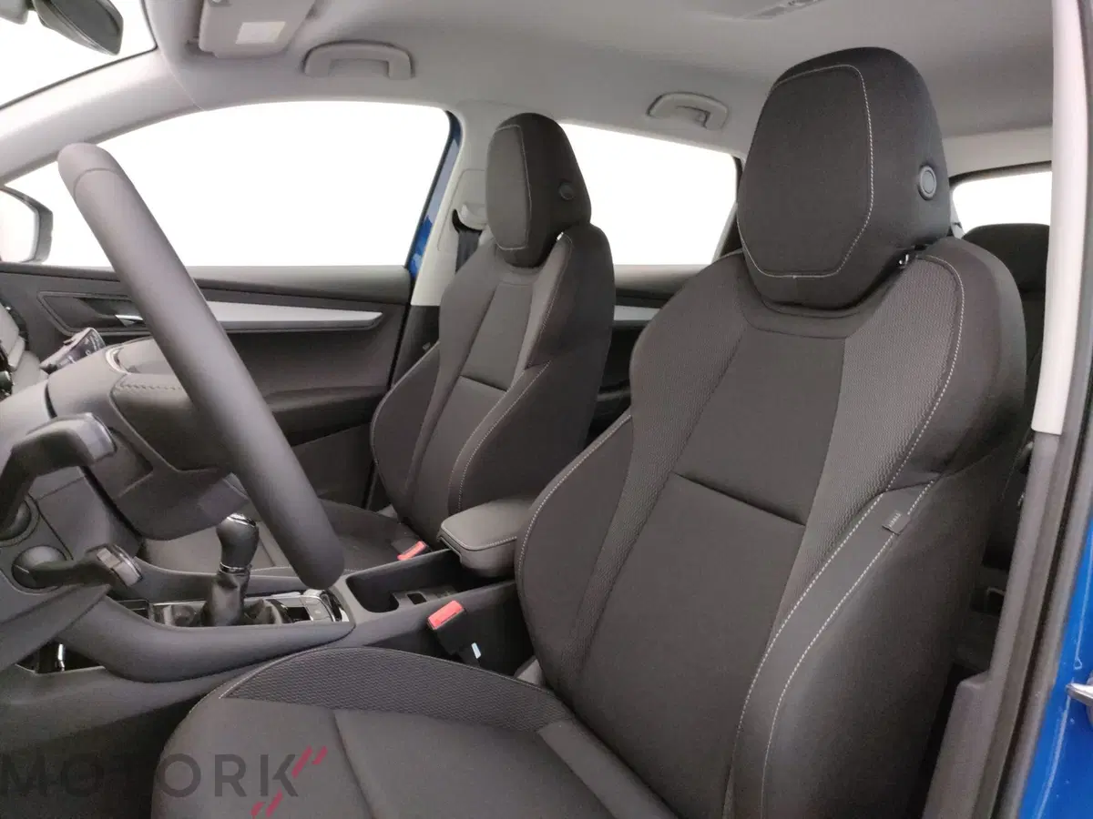 Skoda Karoq nuova a Varese (11)