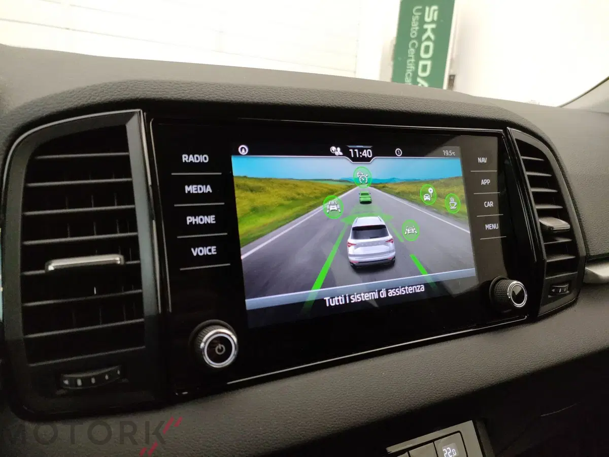 Skoda Karoq nuova a Varese (15)
