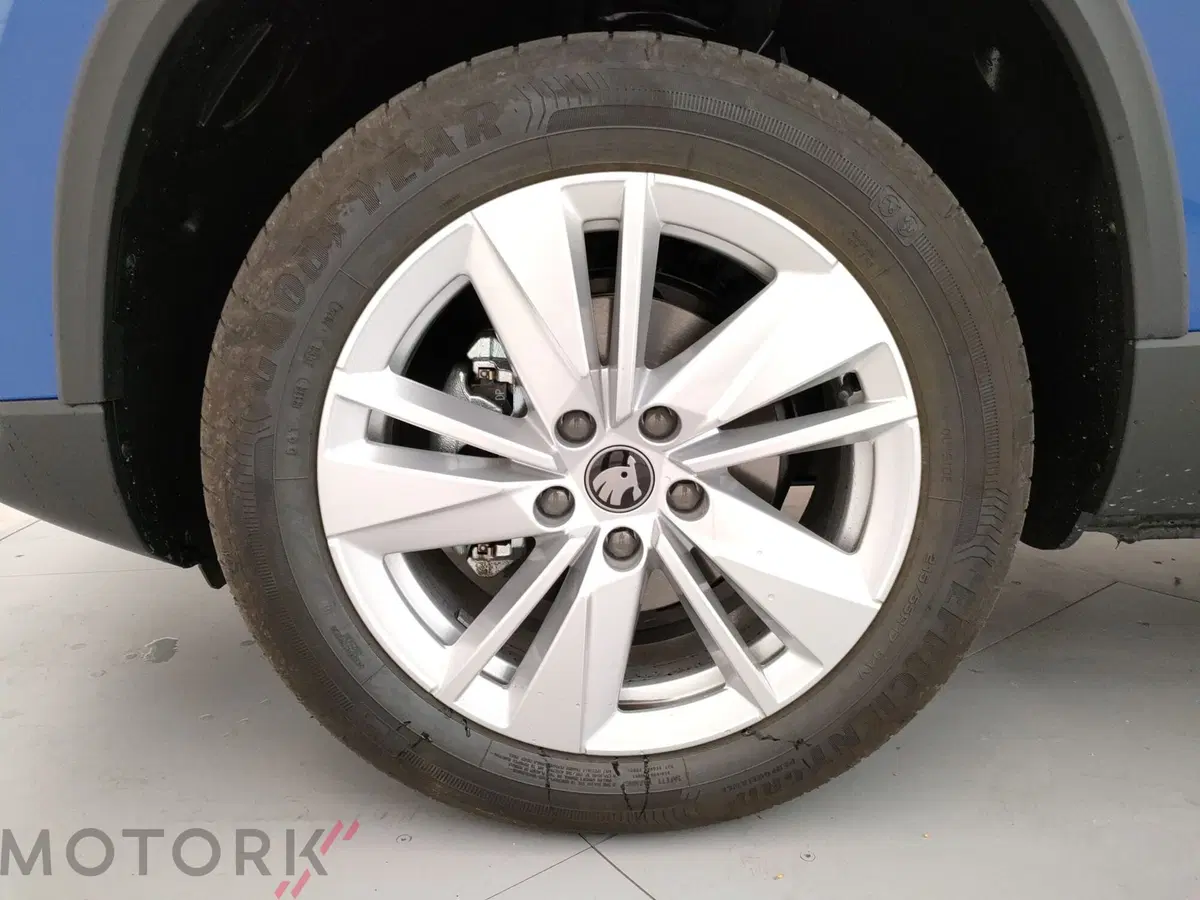 Skoda Karoq nuova a Varese (6)