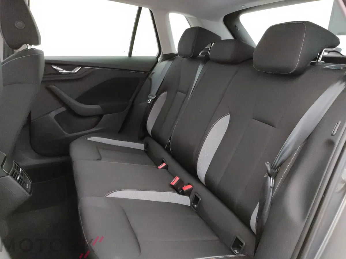 Skoda Kamiq usata a Varese (10)