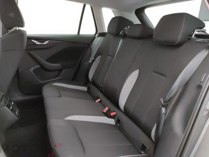 Skoda Kamiq usata a Varese (10)