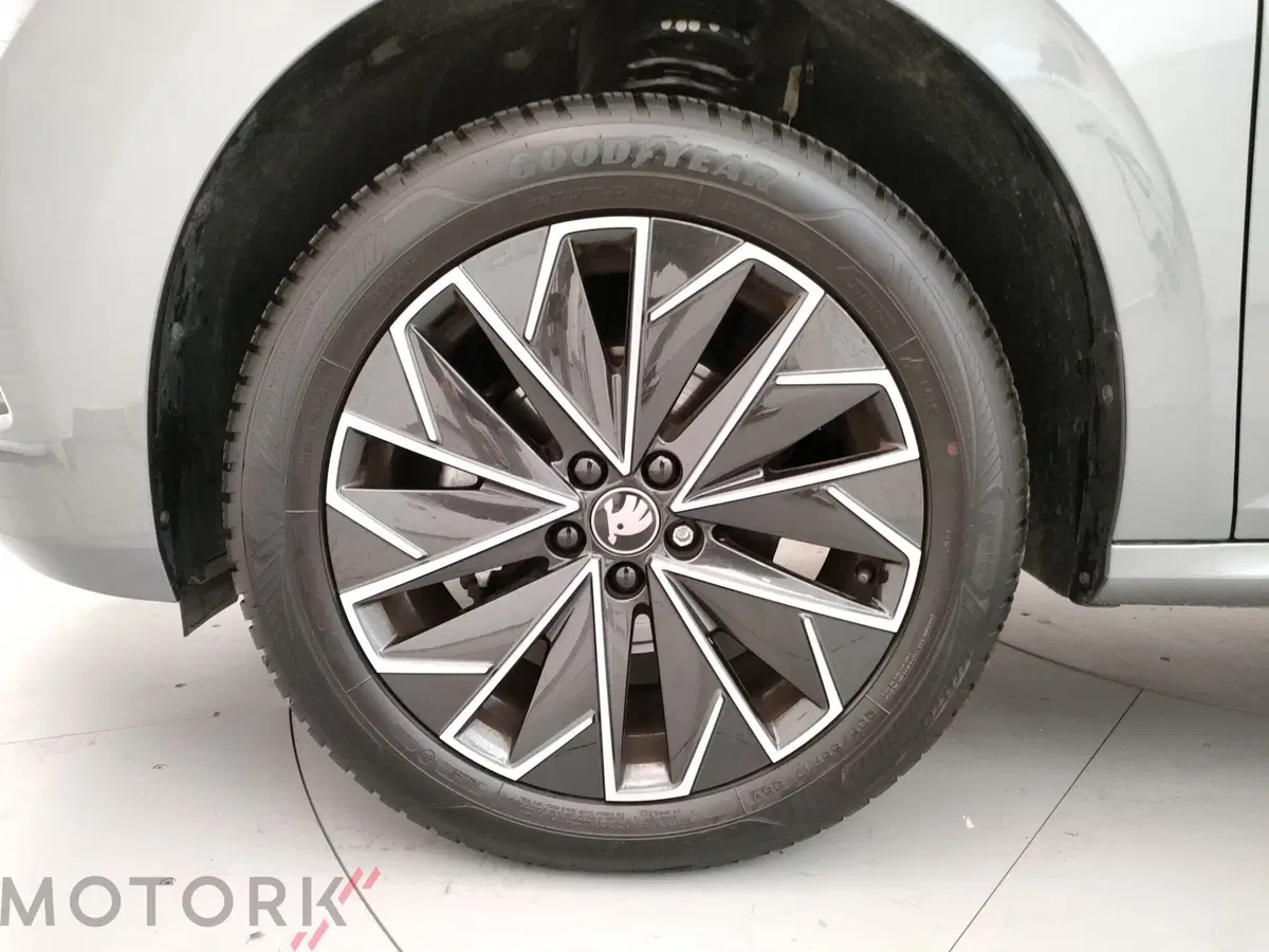 Skoda Kamiq usata a Varese (6)