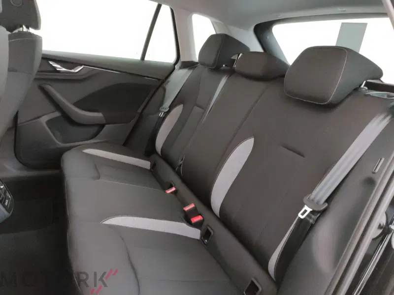 Skoda Kamiq usata a Varese (10)