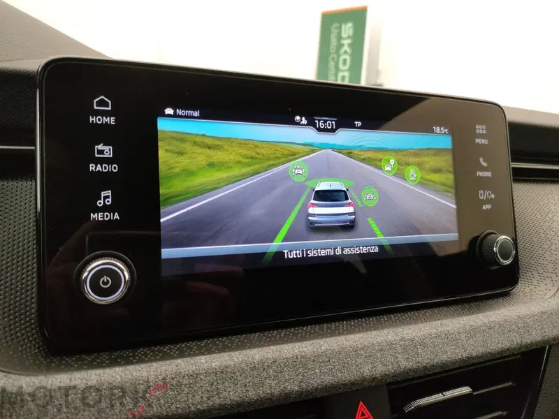 Skoda Kamiq usata a Varese (16)