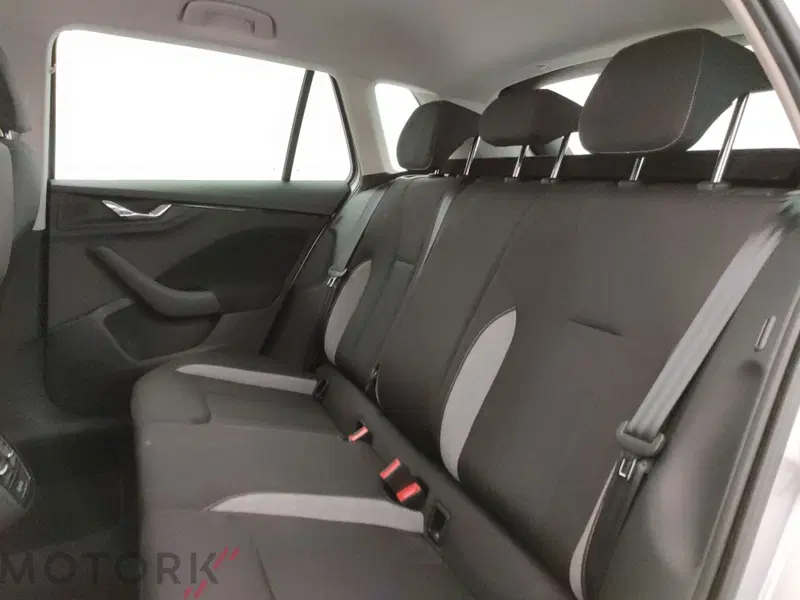 Skoda Kamiq usata a Varese (10)