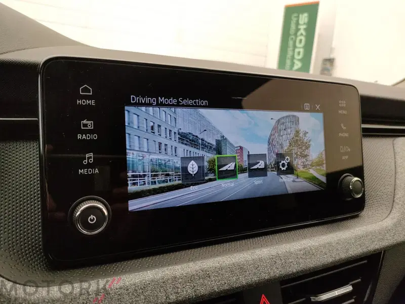 Skoda Kamiq nuova a Varese (15)