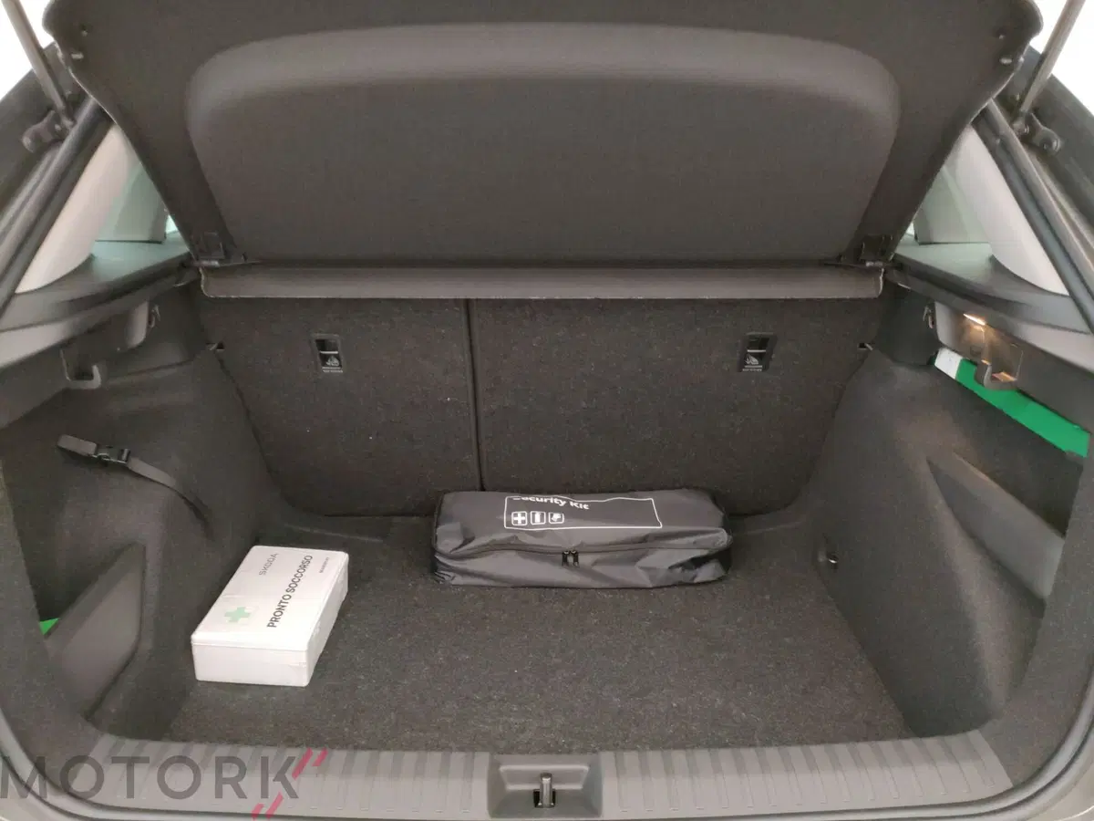 Skoda Kamiq nuova a Varese (9)