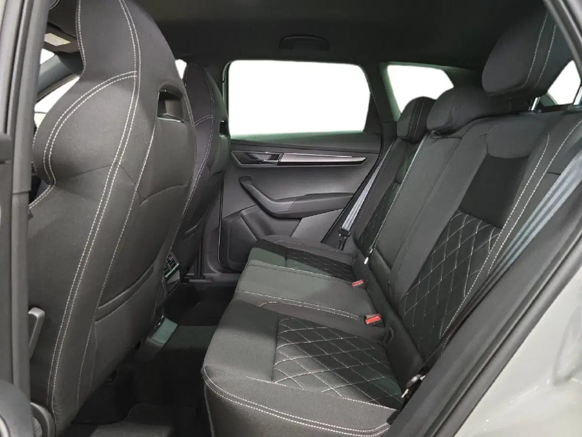 Skoda Karoq nuova a Siena (10)