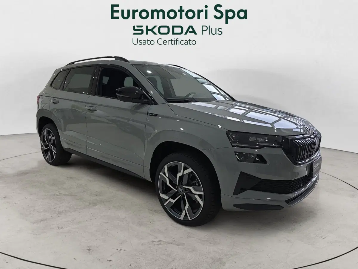 Skoda Karoq nuova a Siena (2)