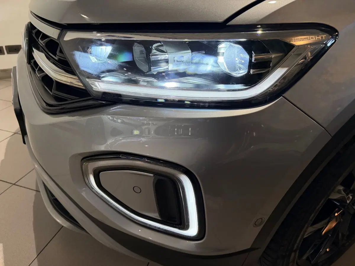 Volkswagen T-Roc usata a Genova (15)