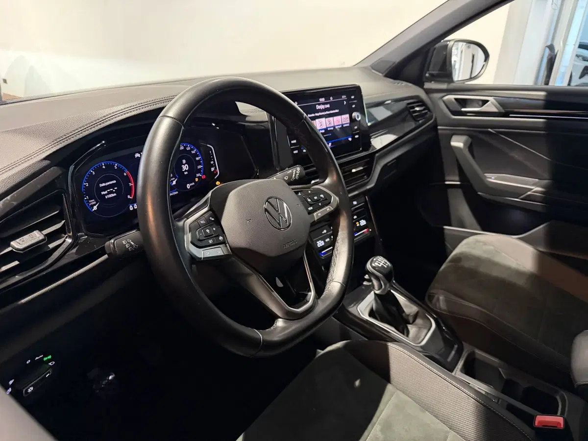 Volkswagen T-Roc usata a Genova (8)