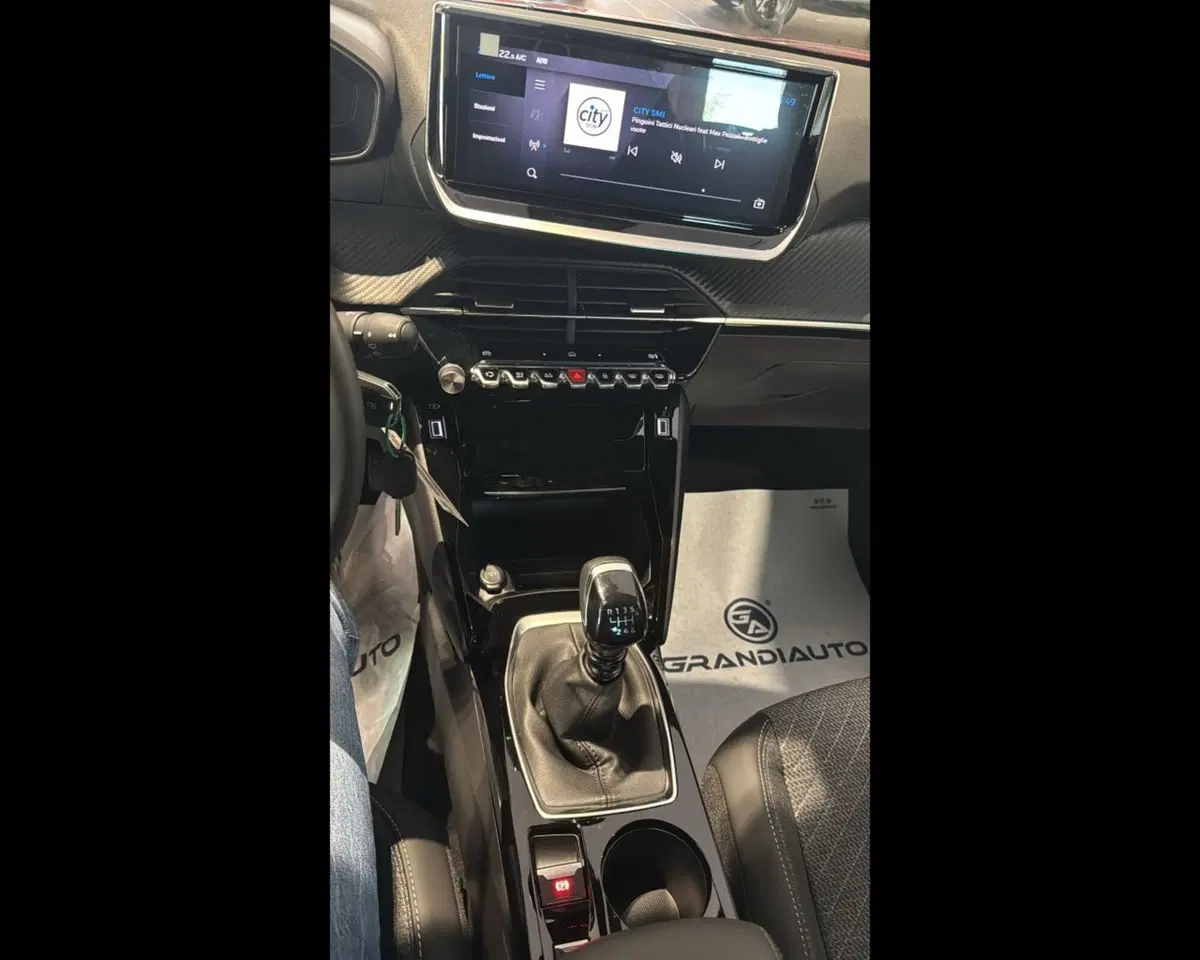 Peugeot 2008 nuova a Savona (14)