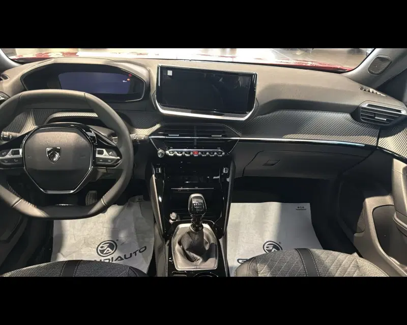 Peugeot 2008 nuova a Savona (16)